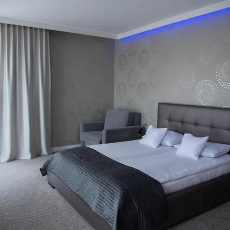 インバイト アパートホテル 4*