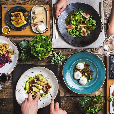 Apartahotel Invite 4*