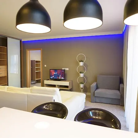 Apartahotel Invite 4*