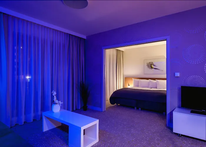 Aparthotel Invite 4*