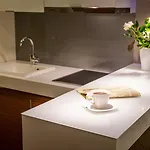 インバイト アパートホテル 4*