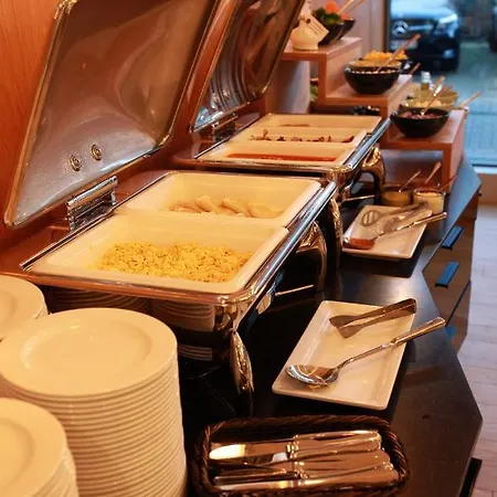 Apart-hotel Invite 4*