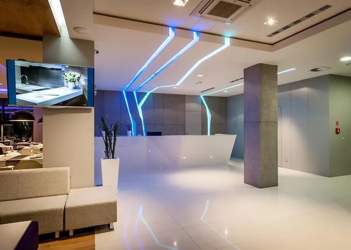 Invite מלון דירות 4*