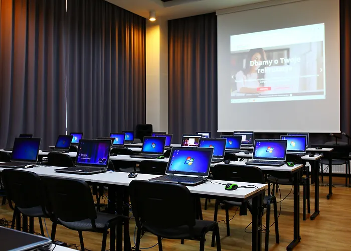 מלון דירות Invite 4*