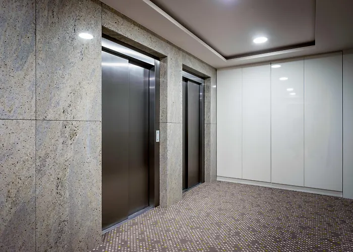 Invite מלון דירות 4*